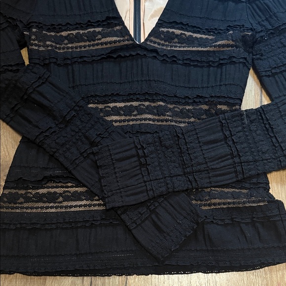 Black Long Sleeve Lace Top - Picture 5 of 9